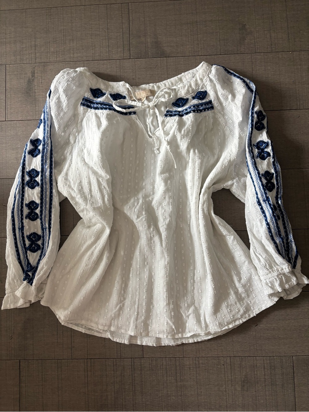 🫧🛼5 for $25🫧🛼- Bohemian Peasant Blouse with Navy Embroidery